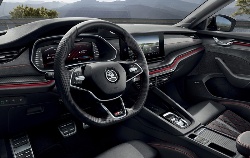 SPORTY INTERIOR
